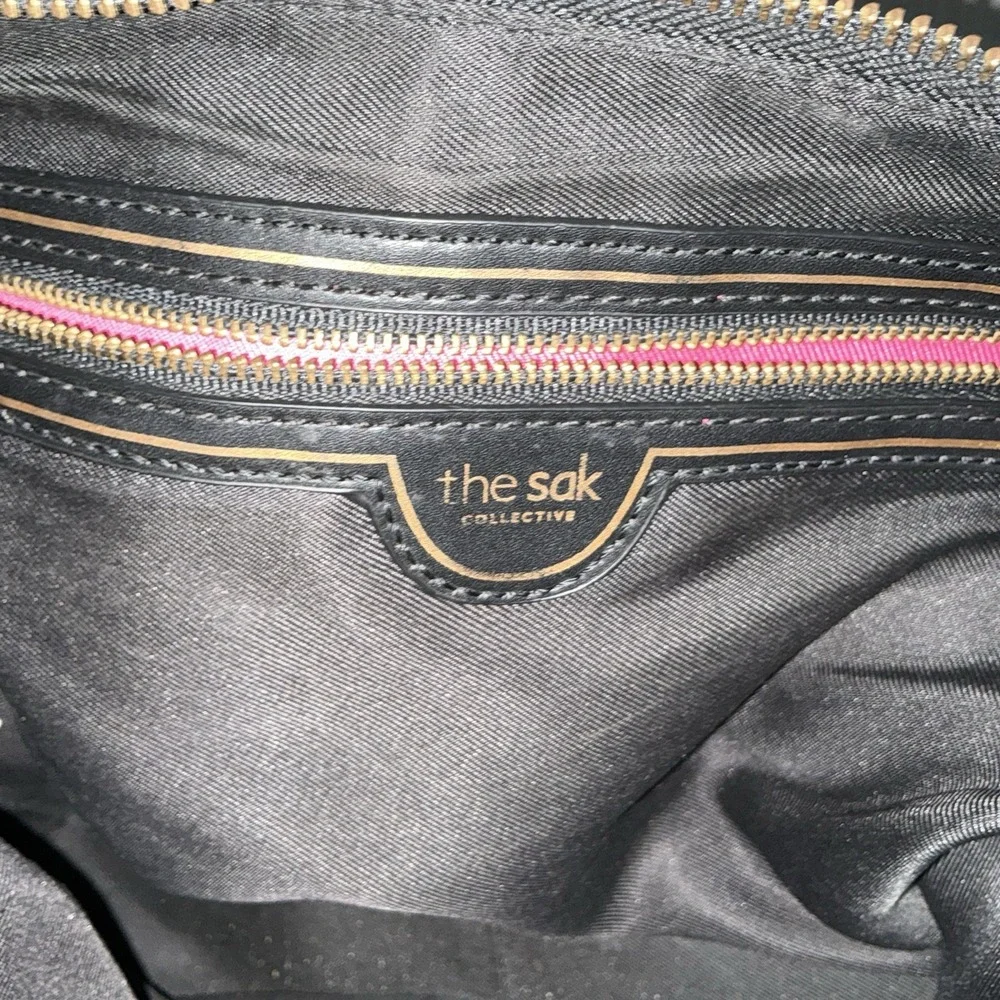The Sak Hobo Bag Womens Leather Hobo Shoulder Bag With Bag Charm *read